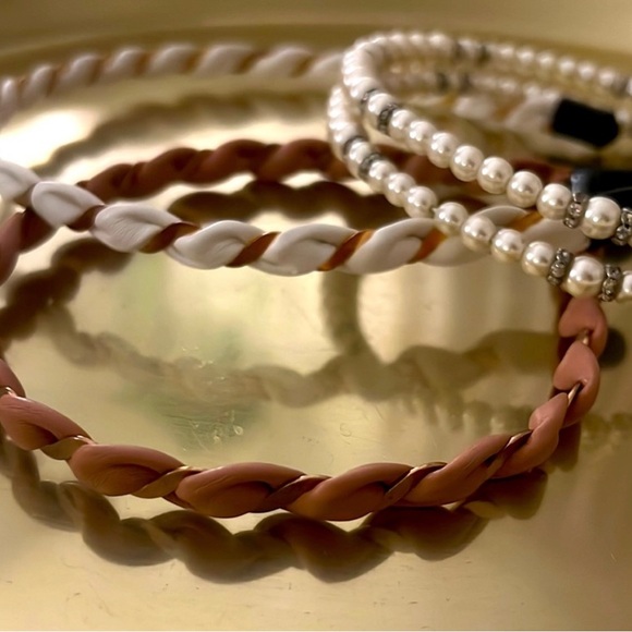 Three Full Outfit Bundle (everything included!) ☀️ - Picture 6 of 12